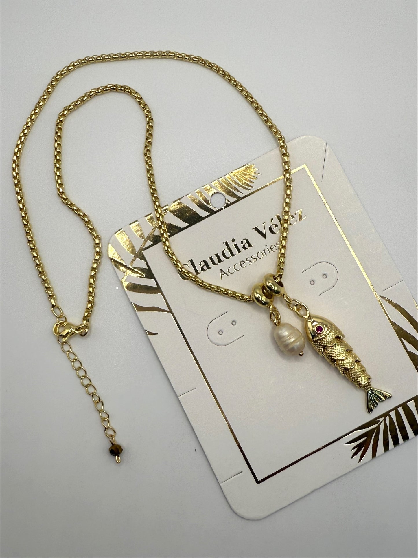 Necklace River Fish  (C009)