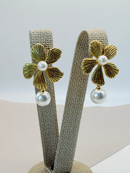 Earring Flower Pearl (A025)