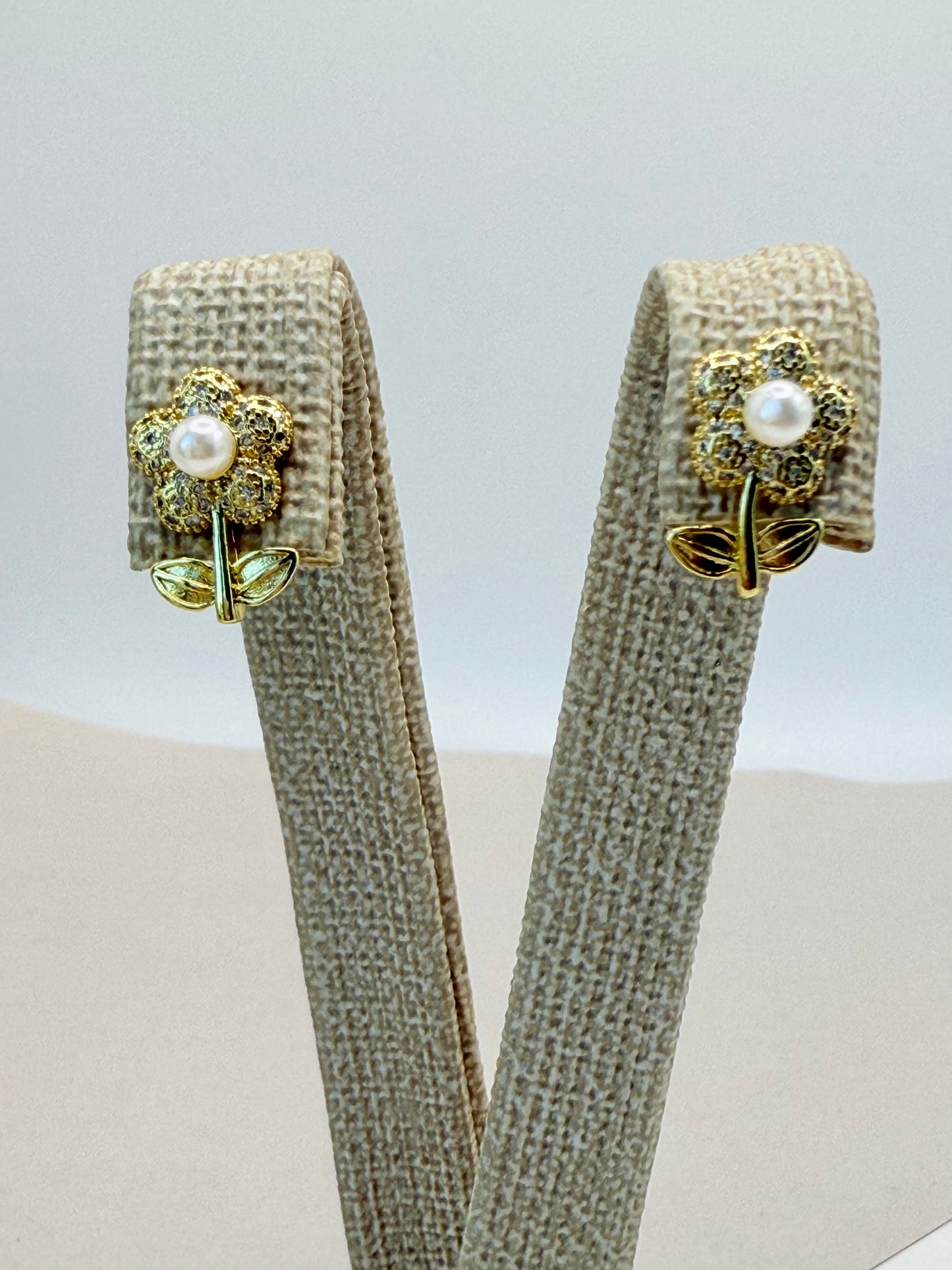 Earring Pearl Flower (A015)
