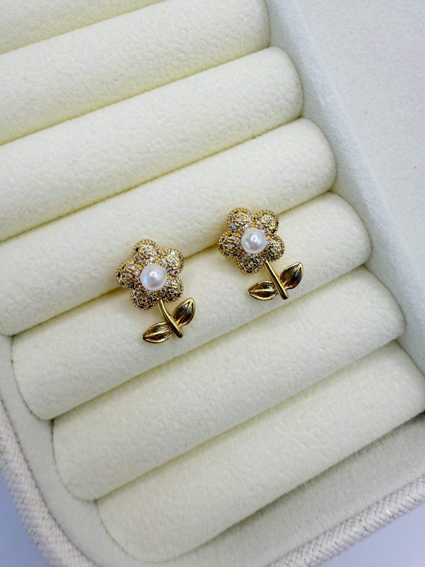 Earring Pearl Flower (A015)