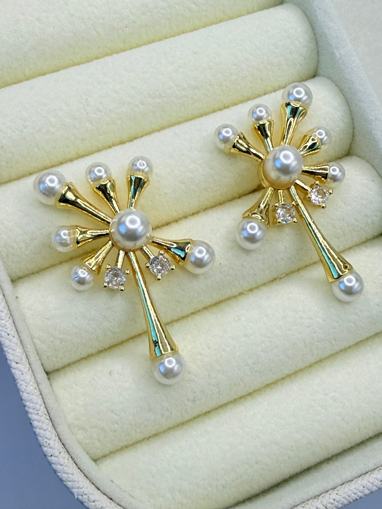 Earrings Pearl Sparks (A014)