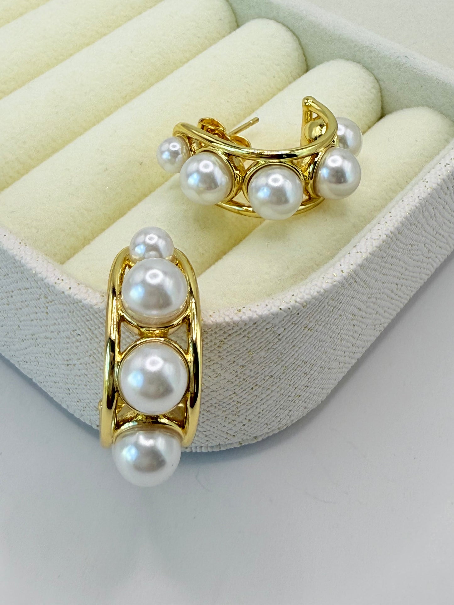 Earring Pearl Hoop (A022)