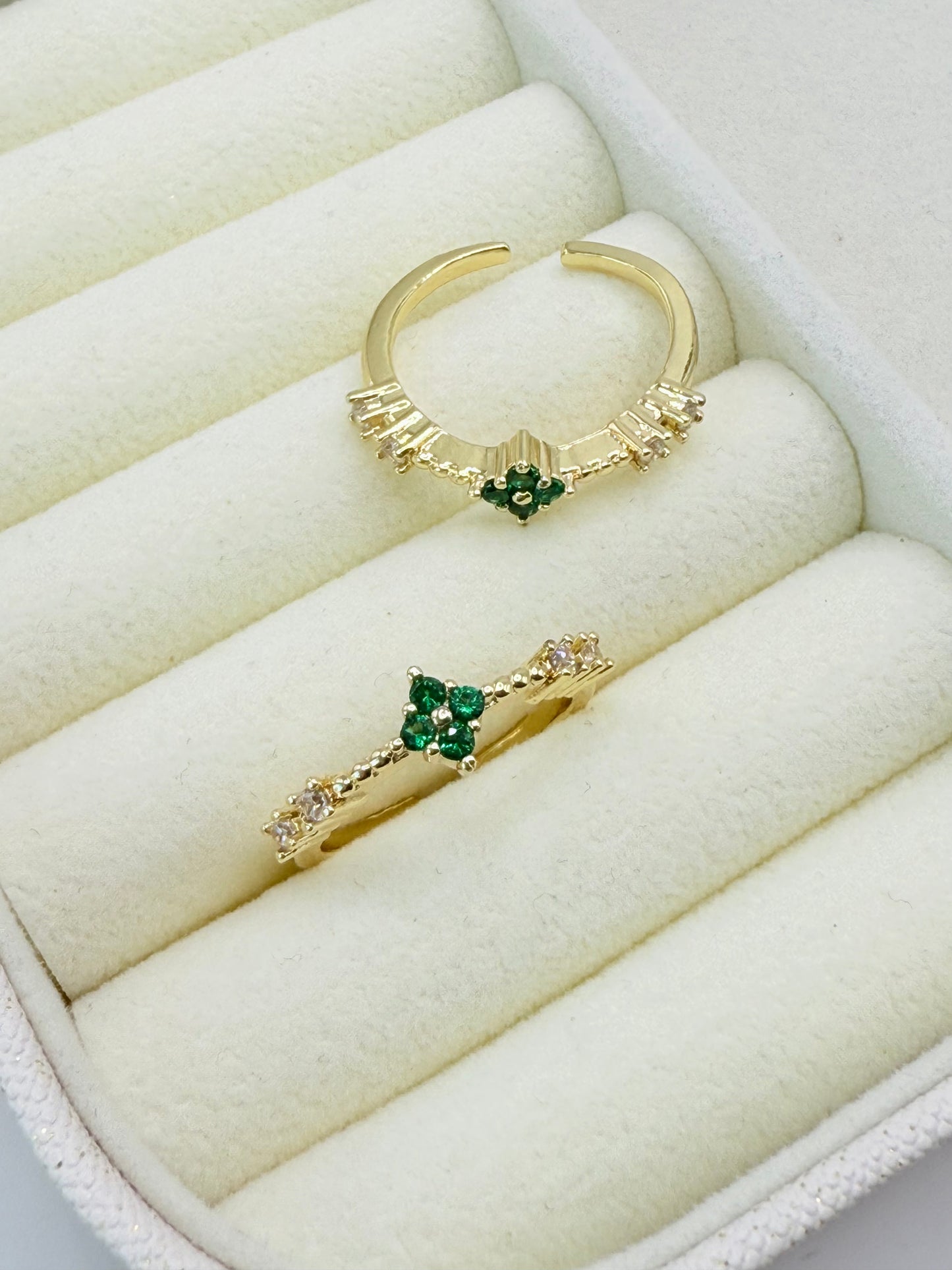 Emerald Flower Ring (R009)