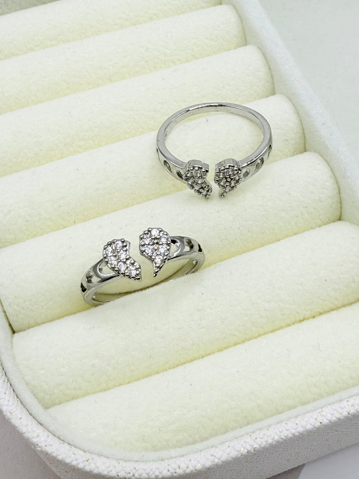 Broken Heart Ring (R030)